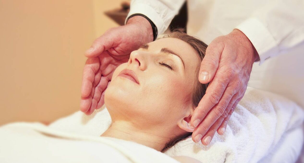 Contour facial massage as a way to rejuvenate